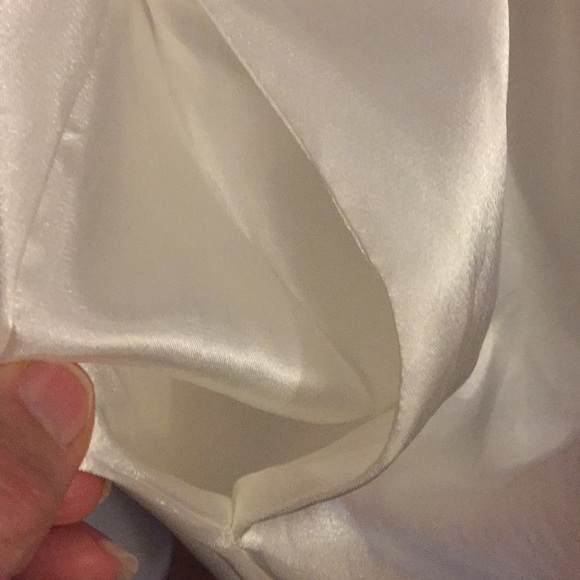 Satin Robe - Picture 7 of 8